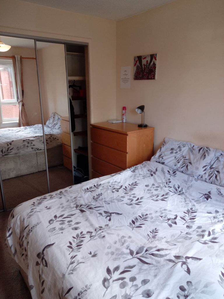 One double room available for rent in a two bedroom apartment.