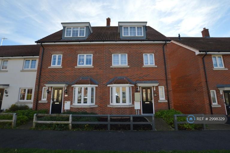 4 bedroom house in Yarrow Walk, Red Lodge, IP28 (4 bed) (#2998329)