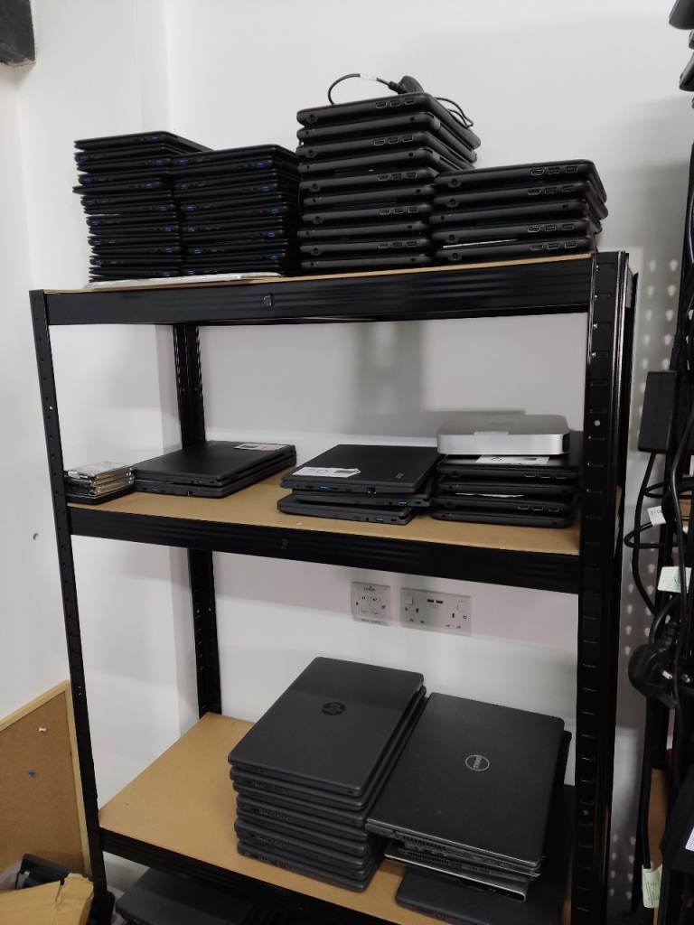 Computer company closing down Laptops pc