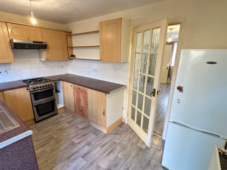 2 BEDROOM HOUSE EAGLE DRIVE COLINDALE NW9