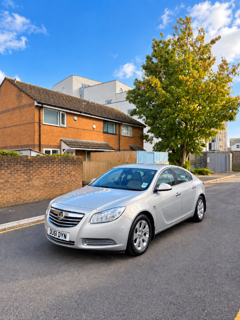 Vauxhall, INSIGNIA, Hatchback, 2011, Manual, 1956 (cc), 5 doors