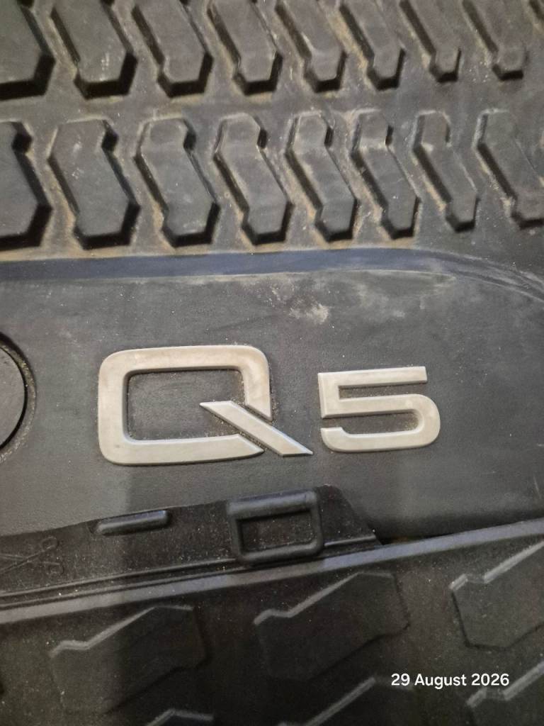 Audi Q5 Rubber Car Mats and Boot Liner – Good Condition
