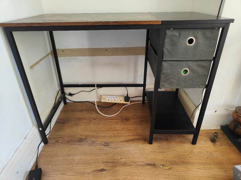 Wooden Desk with Storage Drawers – Good Condition