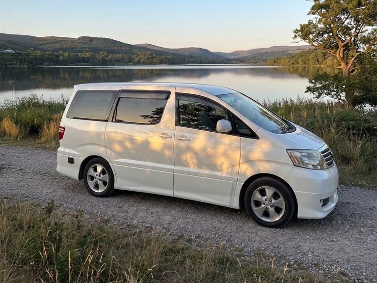 2004 Toyota Alphard 2.4 Petrol 2 Berth