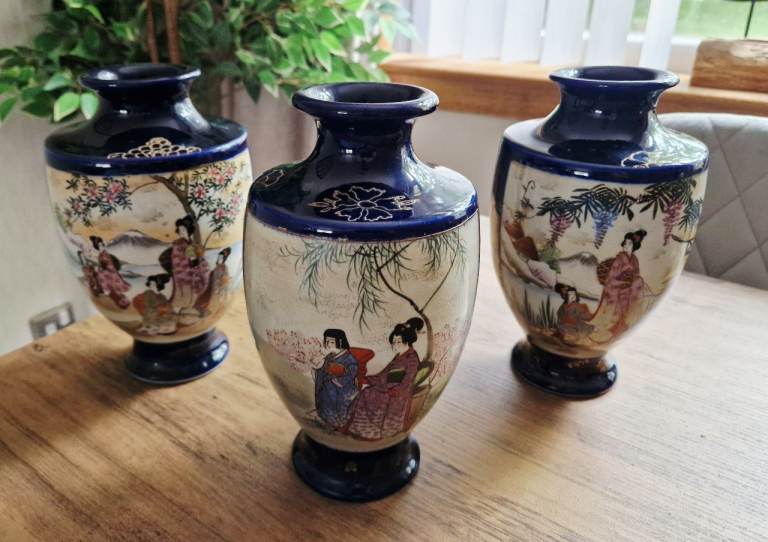3 Japanese Satsuma vases 