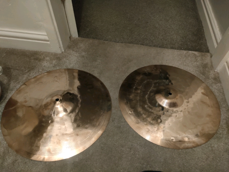 Crash cymbals 