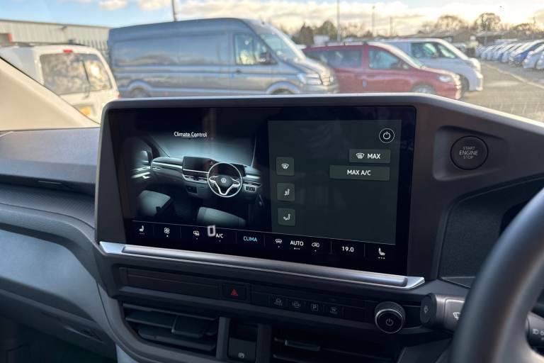 2025 Volkswagen Transporter 2.0 TDI T28 Commerce Pro FWD SWB Euro 6 (s/s) 5dr Van DIESEL Manual