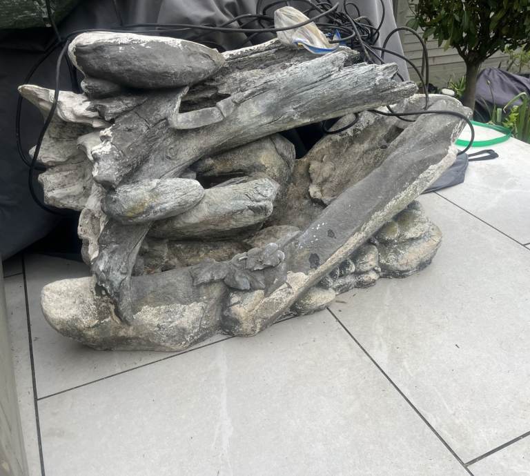 Large Garden Water Feature Collect Welwyn Garden City AL8 