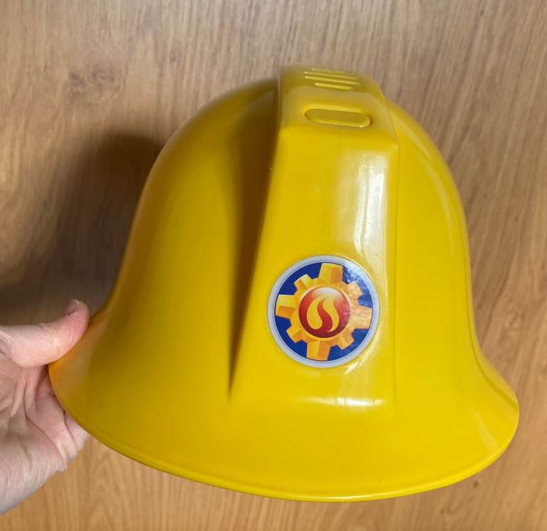 Fireman Sam Helmet With Sound RRP £18, adjustable fit, excellent condition
