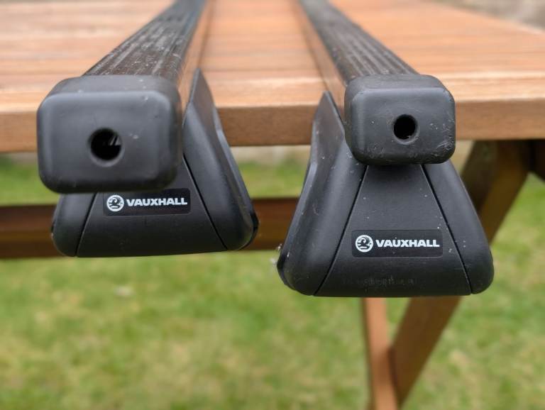 2 car roof bars for just £5.