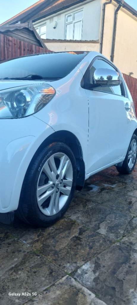 Toyota, IQ, Hatchback, 2010, Manual, 1329 (cc), 3 doors