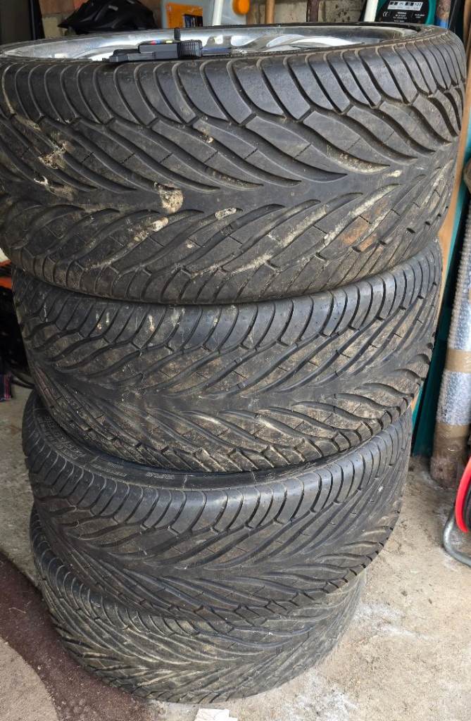 Avon 245/35ZR19 connaught alloy wheels