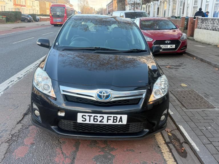 image for 2012 Toyota Auris 1.8 VVTi Hybrid T Spirit 5dr CVT Auto HATCHBACK Petrol/Electric Hybrid Automatic