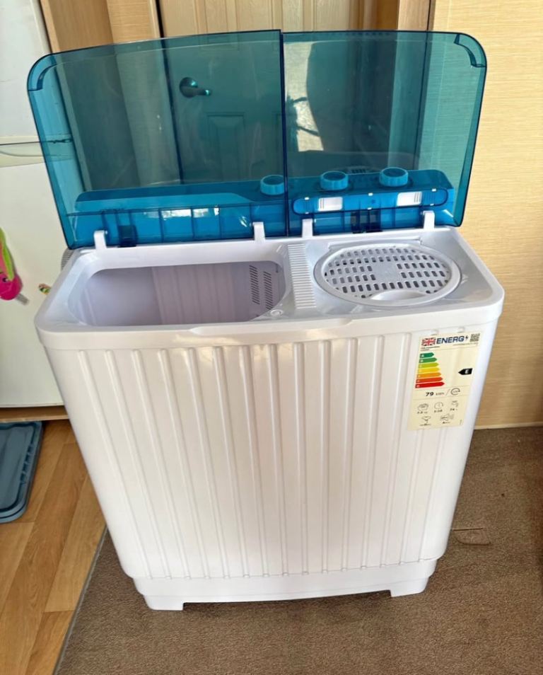 Twin tub washing machine