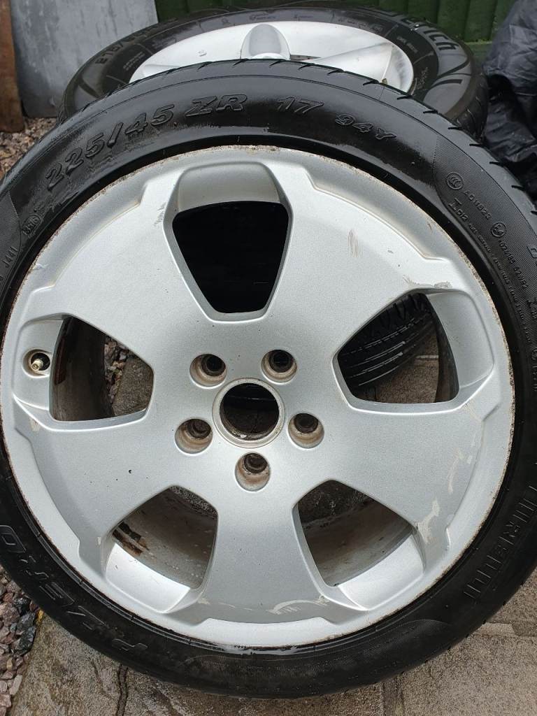 17"AUDI A3 SINGLE ALLOY WHEEL in good condition no cracks no buckles no welds. Tyre is ok.