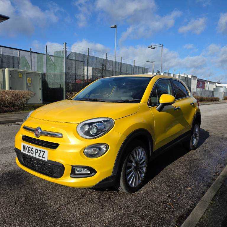 FIAT 500X LOUNGE MODEL 1.6 DIESEL 120 BHP YEAR 2015 LOW MILES 75K LONG MOT £20 ROAD TAX PER YEAR 