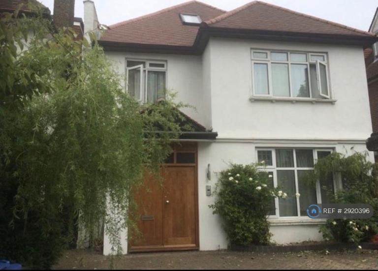 Studio flat in Staverton Road, London, NW2 (#2920396)