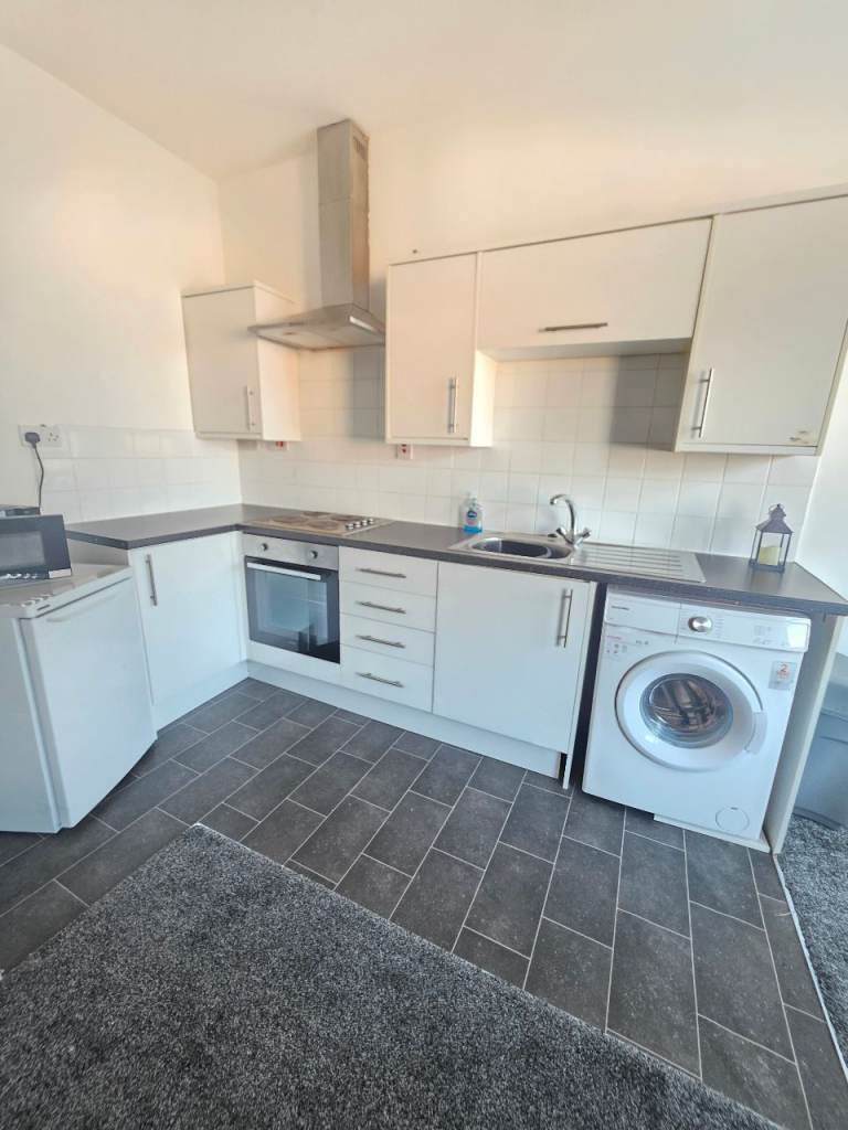 1 bEDROOM FLAT ECCLES, SALFORD,  NEWLY RENOVATED.