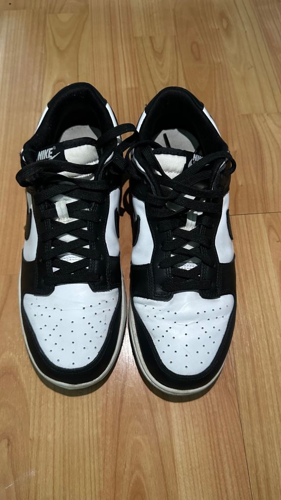 Nike dunks white and black size 9