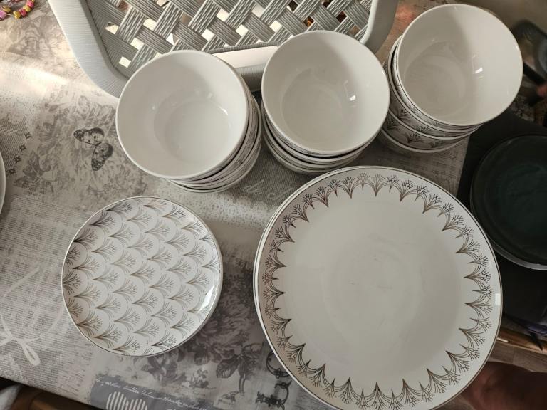  Kitchen  dishes 