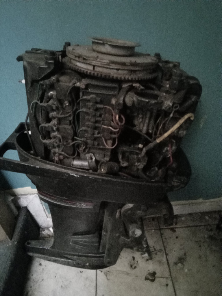 Mercury red band series  50hp. Powerhead only SEIZED.  To clear 