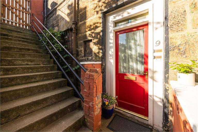 image for Cosy, furnished One-Bedroom Apartment in Abbeyhill