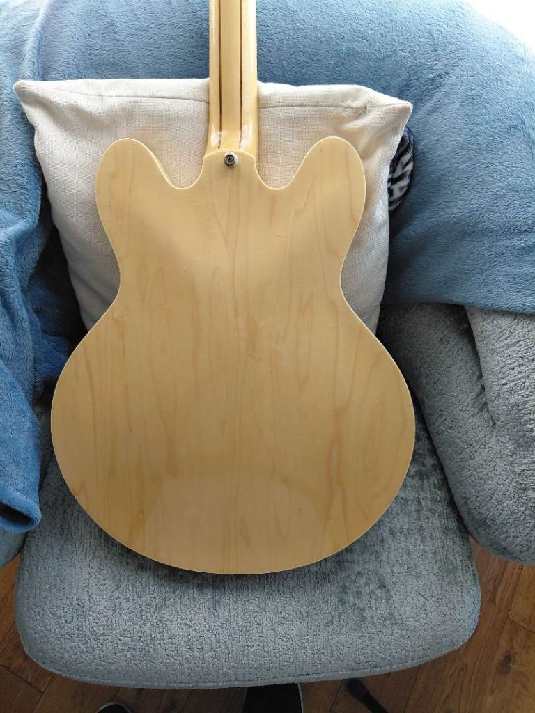 Epiphone Sheraton ll, 2004 hollow-body, semi-acoustic arch top guitar.