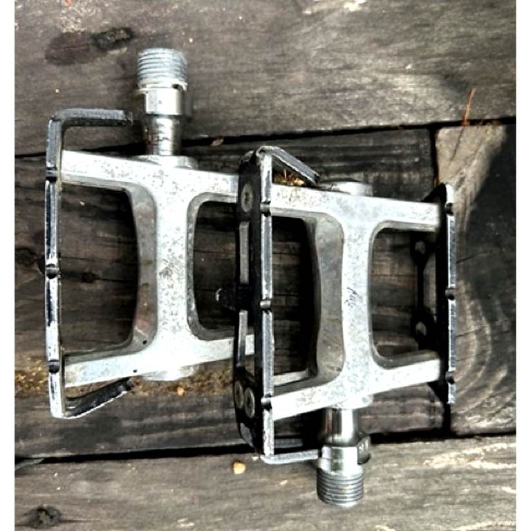 FWE Vintage Quill Road Bike Pedals Pair Alloy Cage Toe Clip Compatible 9/16"