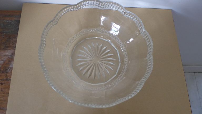 LARGE ANTIQUE VINTAGE ART DECO 1920s 1930s 1940s GLASS BOWL. TRIFLE DISH. SALAD BOWL. FRUIT BOWL.
