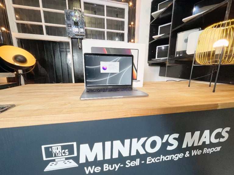 Space Grey Apple 13' MacBook Pro 2.3GHz 8gb Ram 256GB SSD Logic Pro X Omnisphere Keyscape Trillian