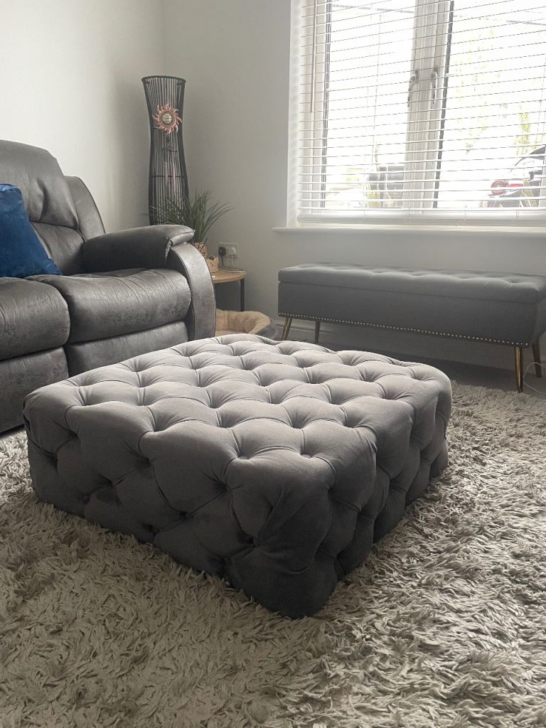 Foot stool pouffe grey velvet chesterfield style 