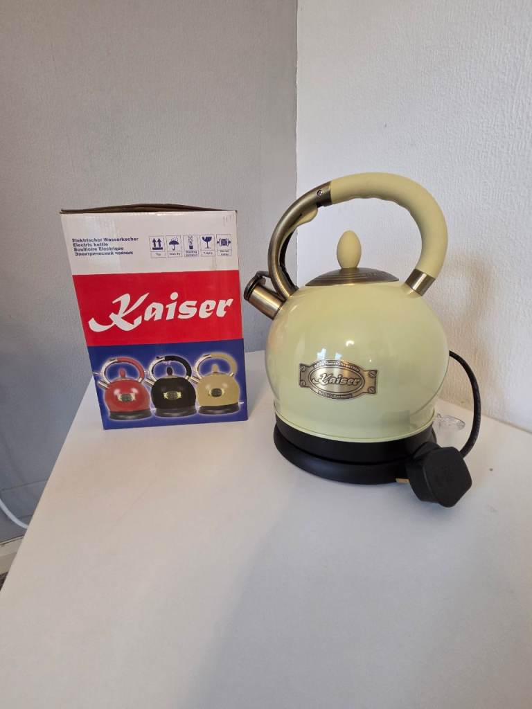 Kaiser Vintage Style Cream Electric Kettle with Box