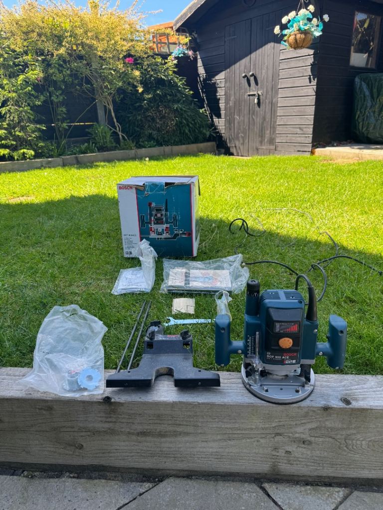 Bosch GOF 900 Ace Router With Box and Extras