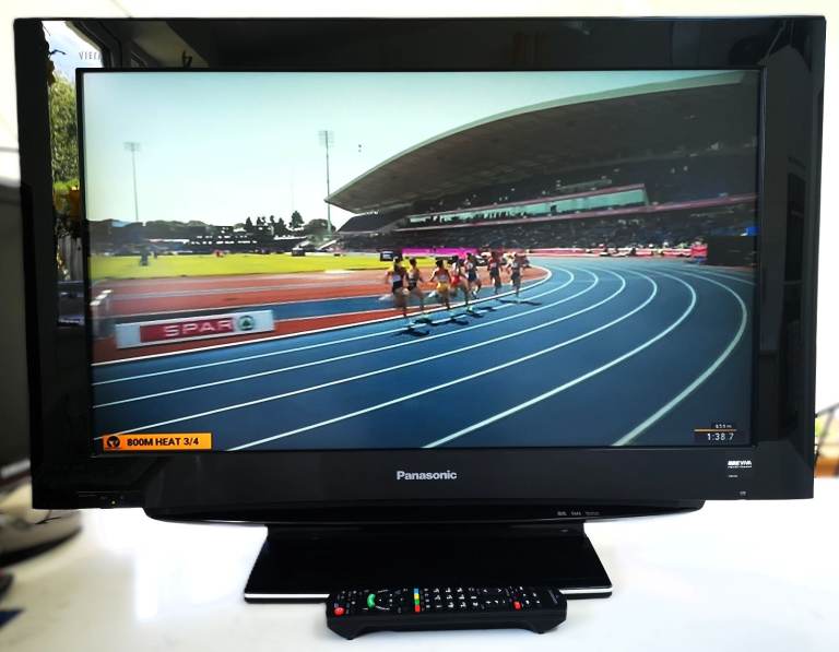 Panasonic Flat Screen TV with Remote – Good Condition