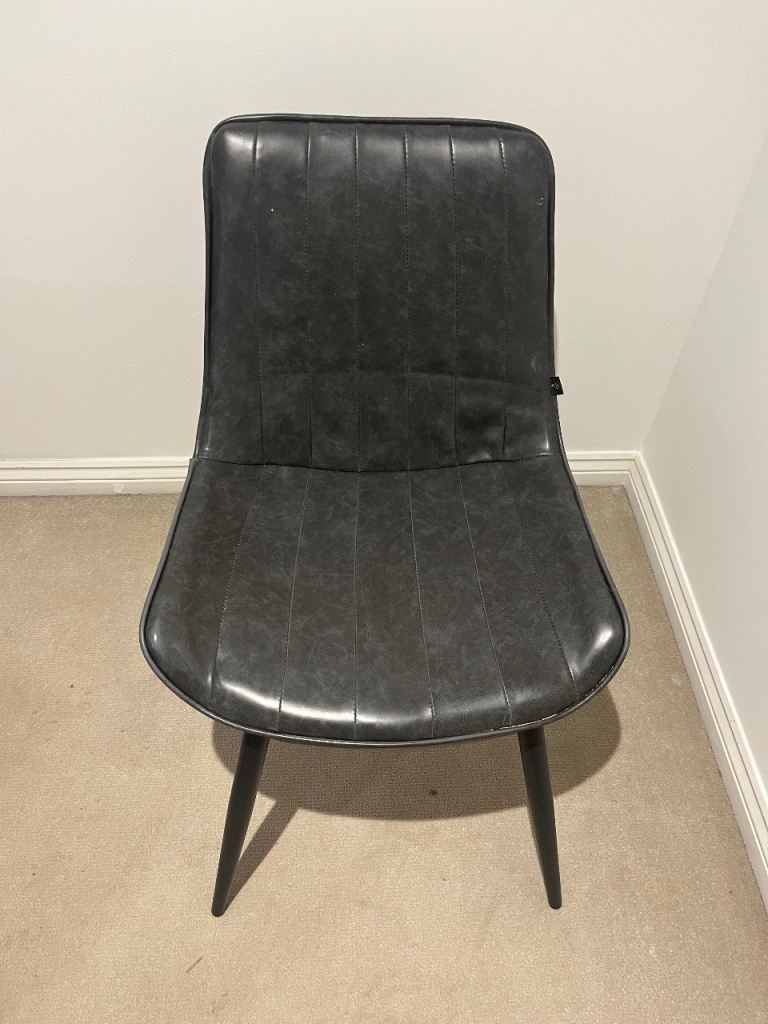 Set of 4 dining chairs 