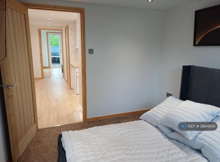 1 bedroom flat in Fence, Burnley, BB12 (1 bed) (#2884859)