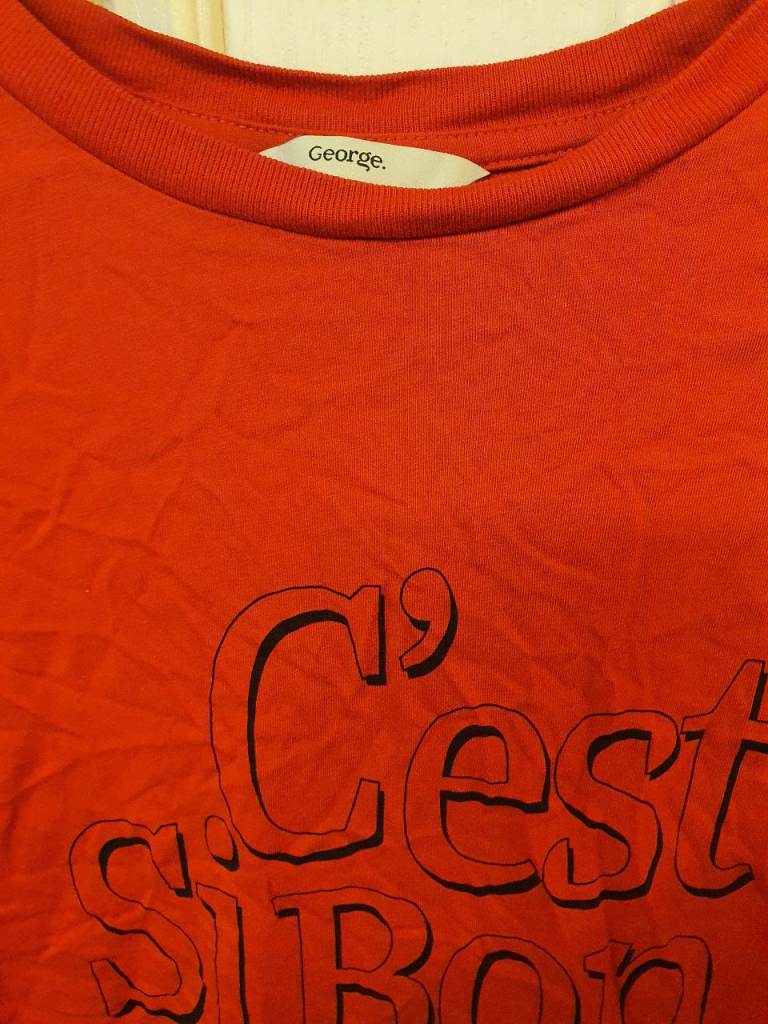 George Red T-Shirt with 'C'est si bon' Print & Cheri – Good Condition