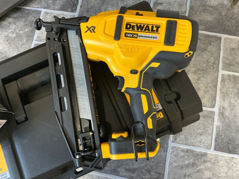 Dewalt DCN660XR 18V Brushless 2nd fix Nailer with Case