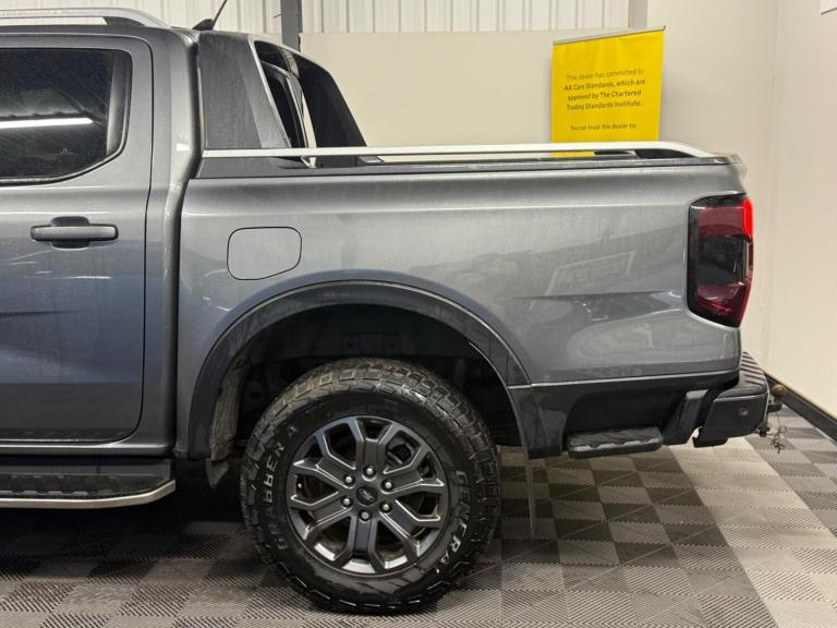 2025 Land Rover Defender 3.0 D350 Hard Top X-Dynamic HSE Auto PANEL VAN DIESEL Automatic