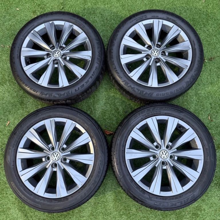 VW 16” Las Minas Dark Adamantium Grey Alloys