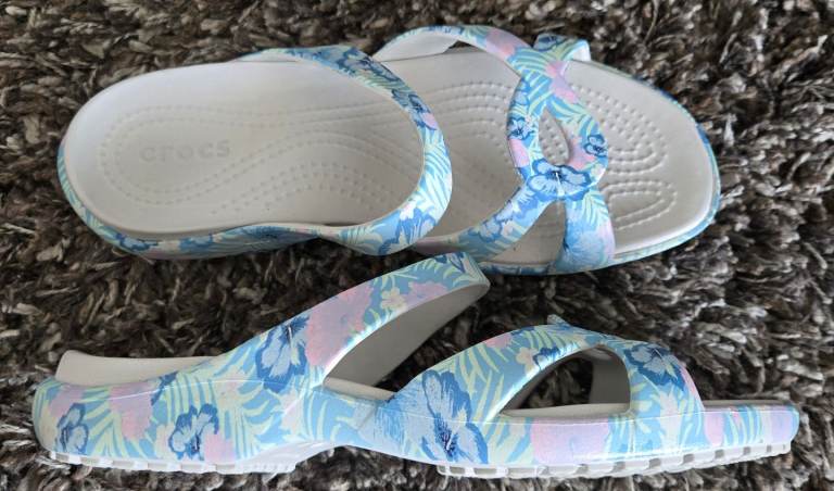 Genuine Crocs floral slip on sliders flipflops sandals size W8 size 6 UK NEW