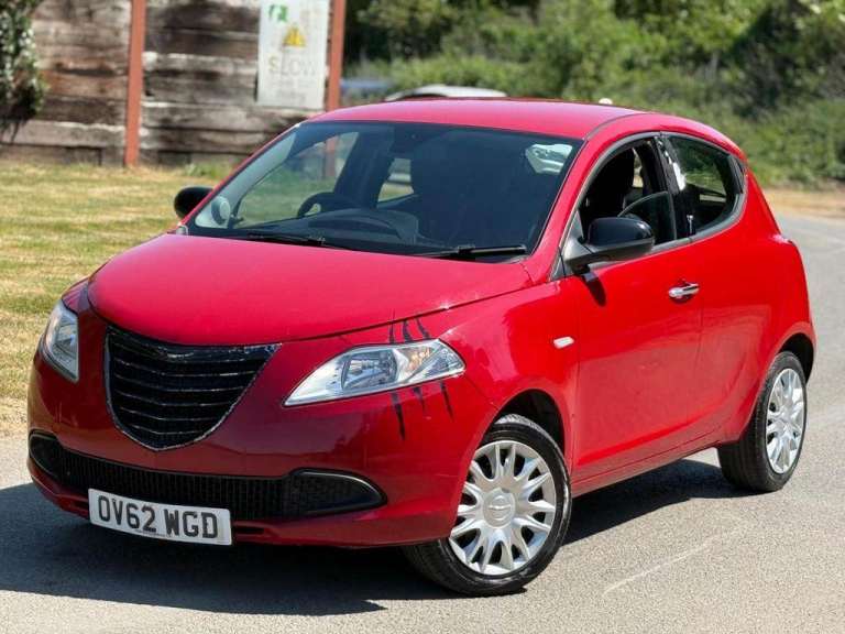 Chrysler, YPSILON, Hatchback, 2012, Manual, 1242 (cc), 5 doors