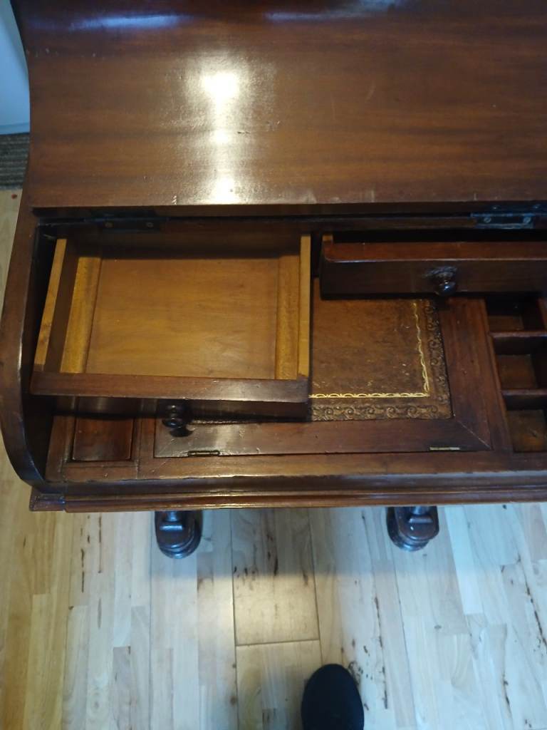 Lovely Wooden Writing lBureau Desk – Good Condition