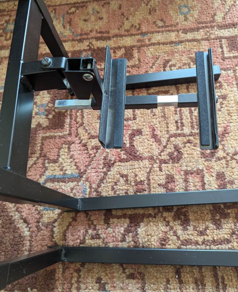 Floor standing speaker stands