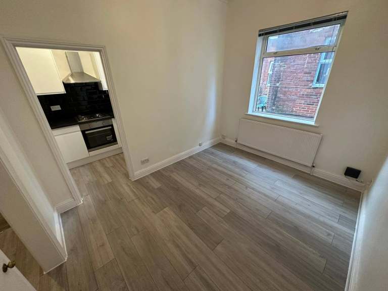 Studio Flat - Shirley - Parking - Available 1st August 2026