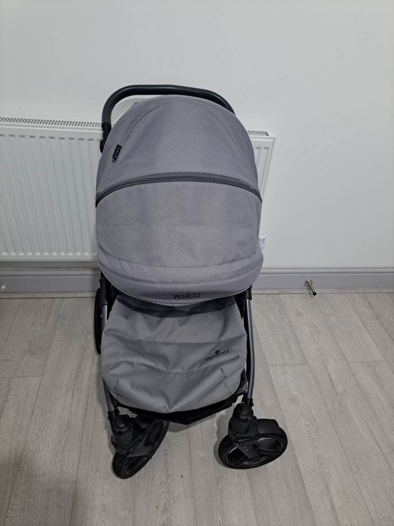 Vinicci travel system.