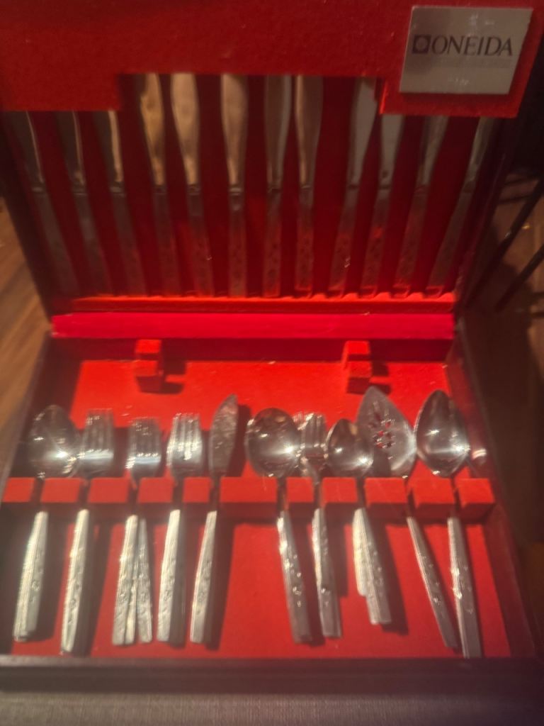 ONEIDA Icarus 68 Pieces Cutlery Set - Stainless Steel