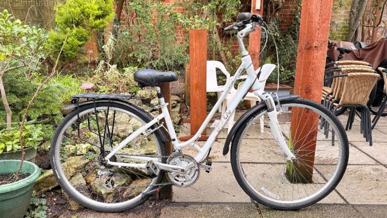 Giant/Liv Cypress W Hybrid Bike Serviced