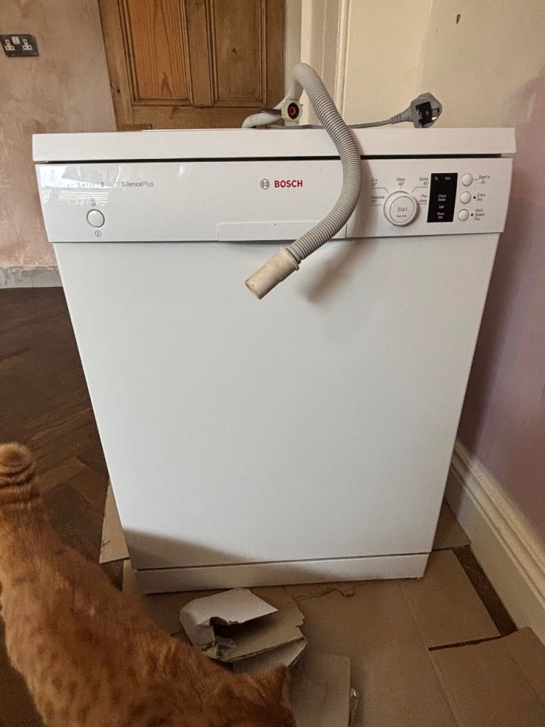 Free Bosch dishwasher freestanding - collection only 