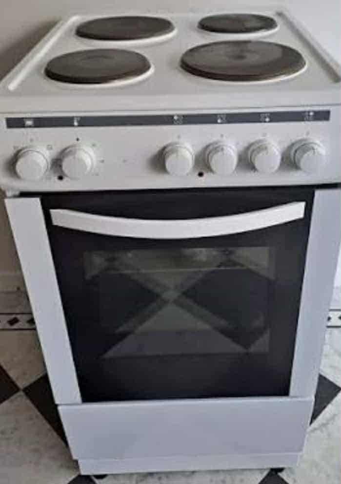 White Freestanding Electric Cooker , can deliver